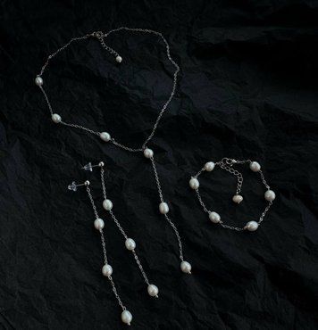 Asymmetrical Medium Tie Necklace, 6 pearls, Steel
